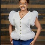 Sleeveless top with a V-neckline (5182)