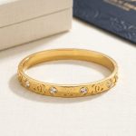Hinged bracelet