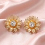 Glamorous floral statement earring