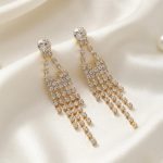 Light-catching earring