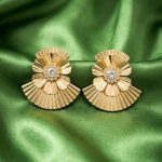 Fan-shaped  earrings