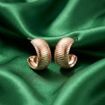 Ribbed chunky half-hoop earrings