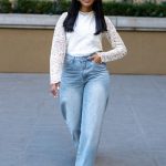 Light Wash High-Waisted Wide-Leg Jeans (4087)