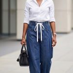 High-waisted, medium-wash barrel jeans (4699)